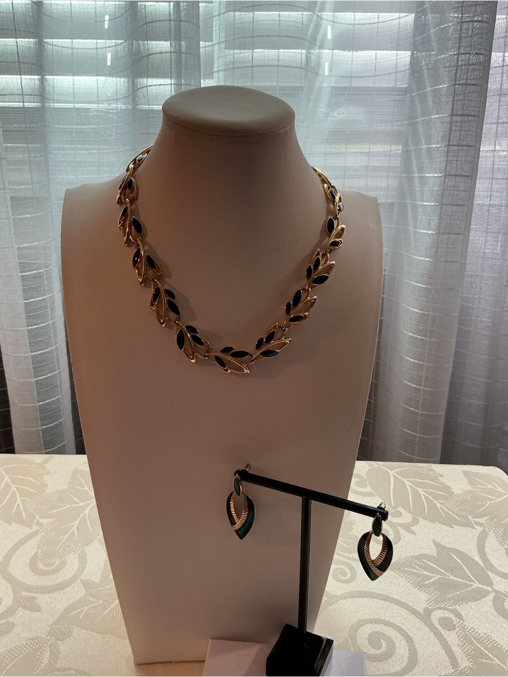 Navy Blue Enamel Vintage 1980s Leaf Gold Tone Collar Necklace and Earring Set